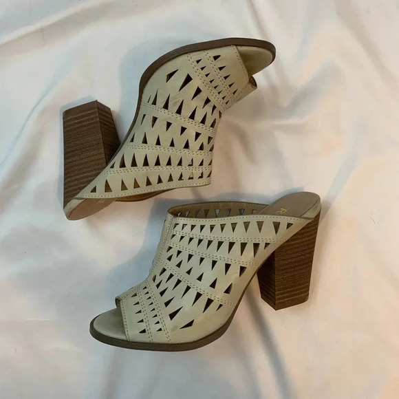 RESTRICTED open toe mules - Picture 2 of 6